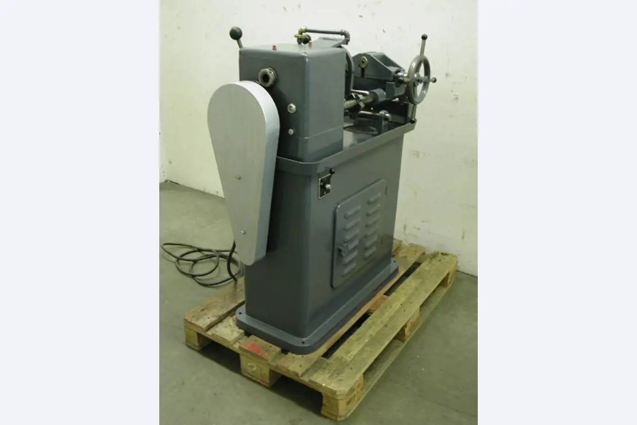 Weisswerk<br>Feinmechanik- Entwurf und Herstellung
-3